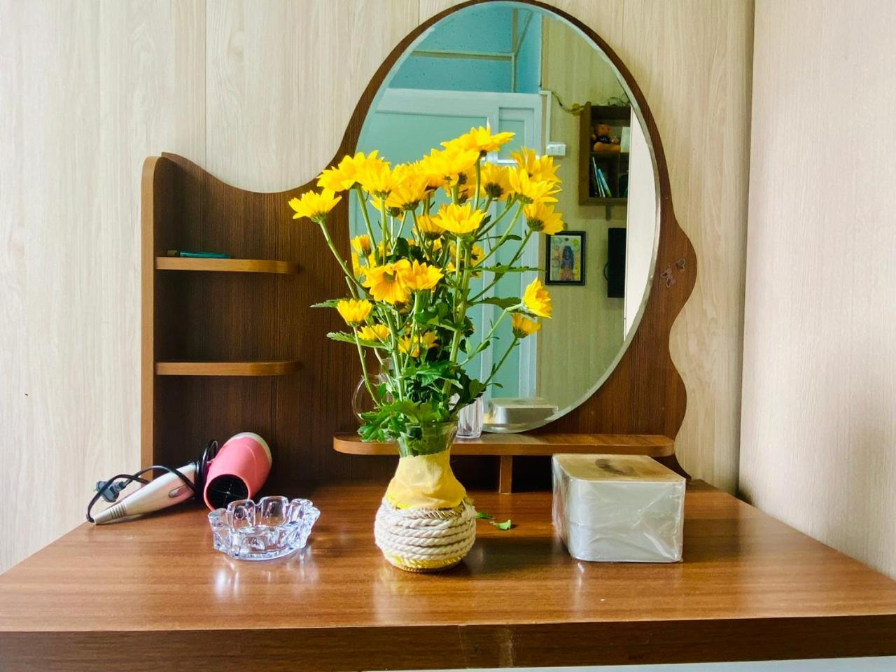 Cozy Homestay With Large Bed, Private Bathroom, Large Balcony Hanoi Exterior foto