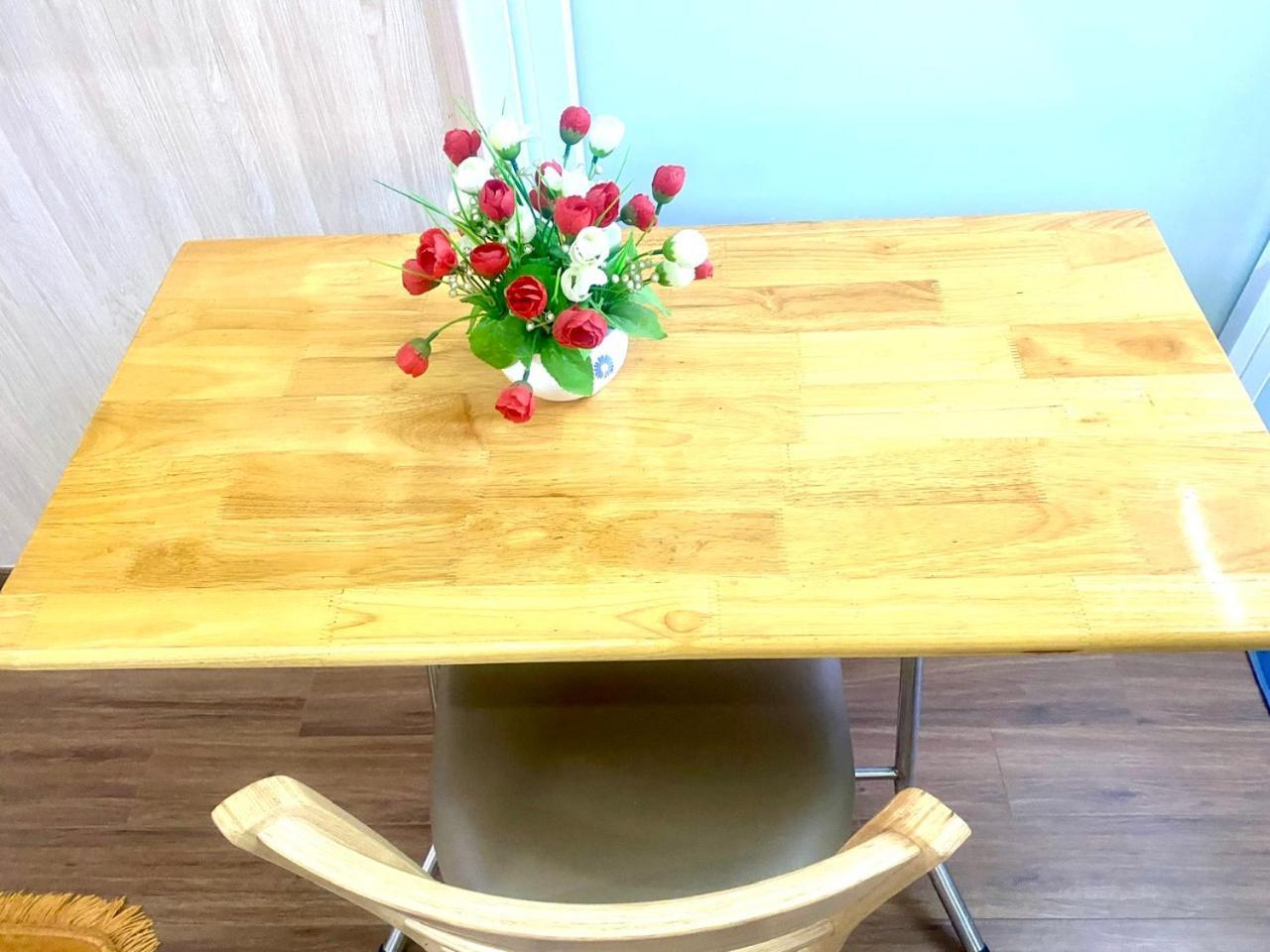 Cozy Homestay With Large Bed, Private Bathroom, Large Balcony Hanoi Exterior foto